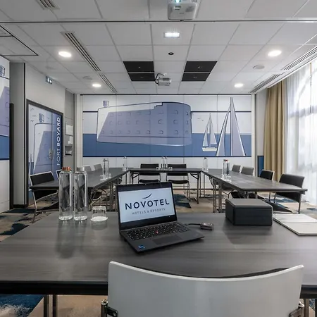 Hotel Novotel Centre 4*