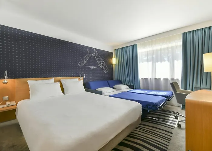 Novotel Centre Hotel 4*