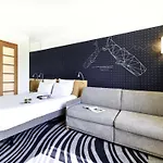 Novotel Centre فندق 4*