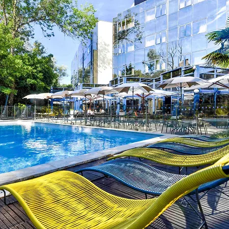 Отель Novotel Centre