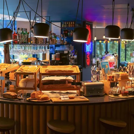 Отель Novotel Centre Ла-Рошель