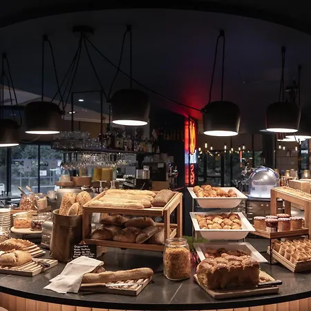 Отель Novotel Centre Ла-Рошель