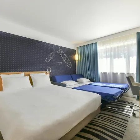 Novotel Centre Hotel 4*