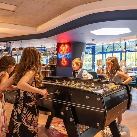 מלון Novotel Centre 4*