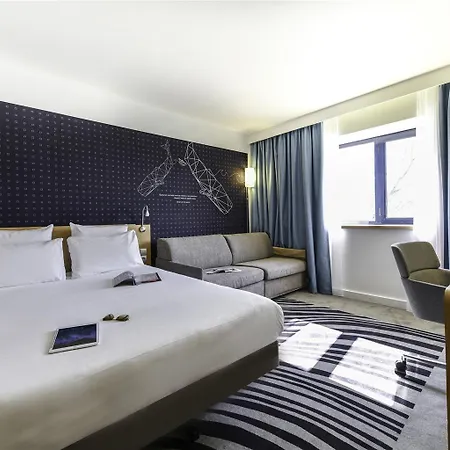 Novotel Centre 4* לה רושל