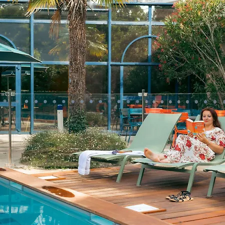 Novotel Centre Hotel