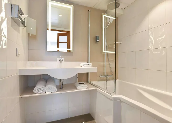 Novotel Centre Отель Ла-Рошель