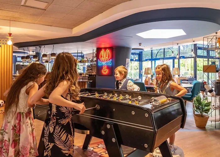 Отель Novotel Centre 4*