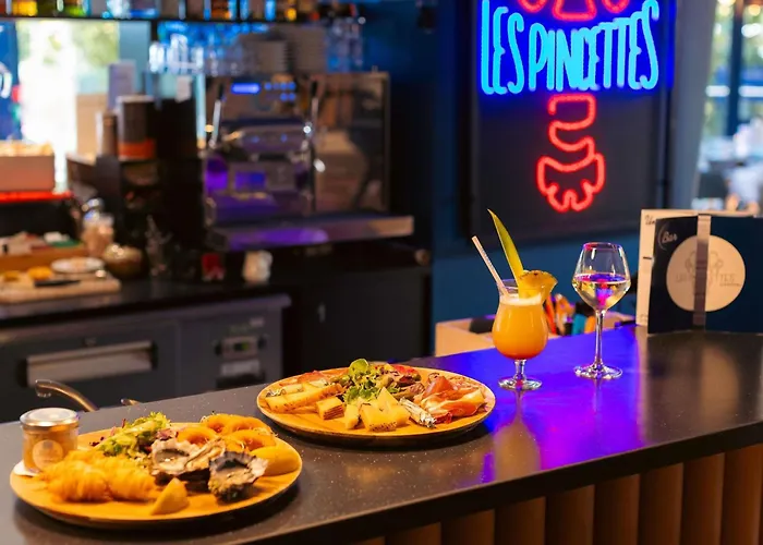 Отель Novotel Centre 4*