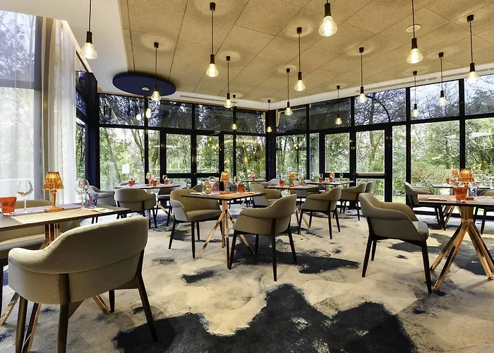 Отель Novotel Centre